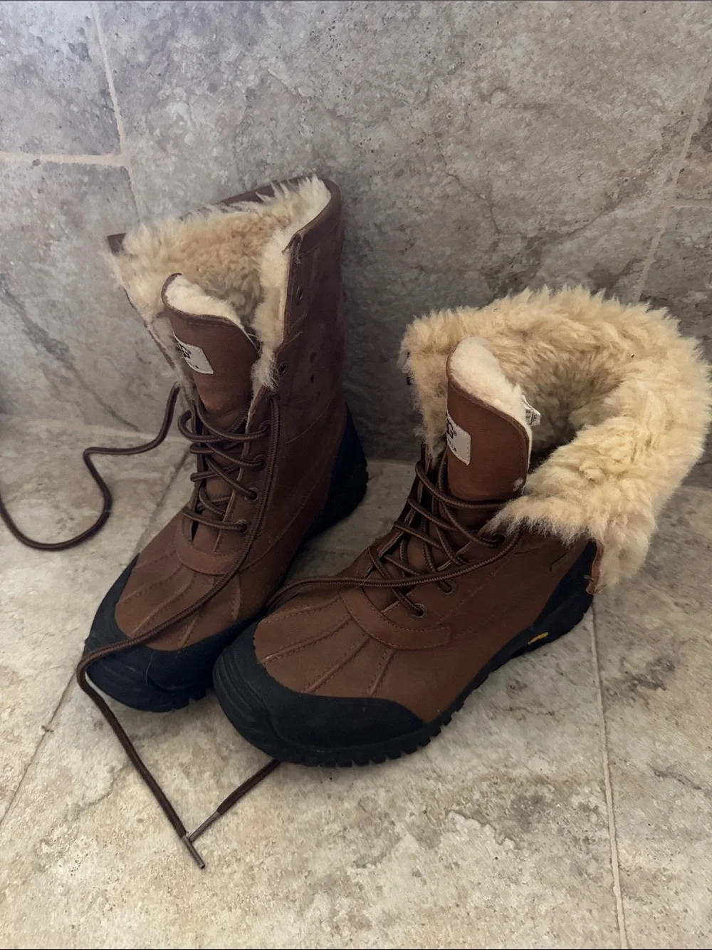 UGG Adirondack waterproof snow boot woman’s 8.5 uk leather sheepskin lace up